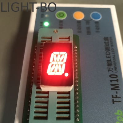 設置型 穴を通る アルファ番号式 LED ディスプレイ -40°C~85°C セグメント色 白色または発光色と同じ色