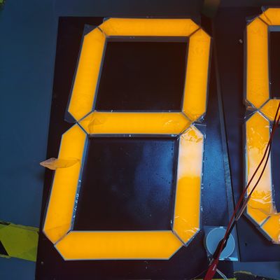 良い価格 16インチ超明るい黄色単位数7セグメントLEDディスプレイ 大幅な広告板のための共通アンード オンライン