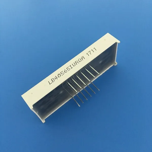 赤色LEDディスプレイ 4桁7セグメント 健身ランニング機器の共通カソード 0