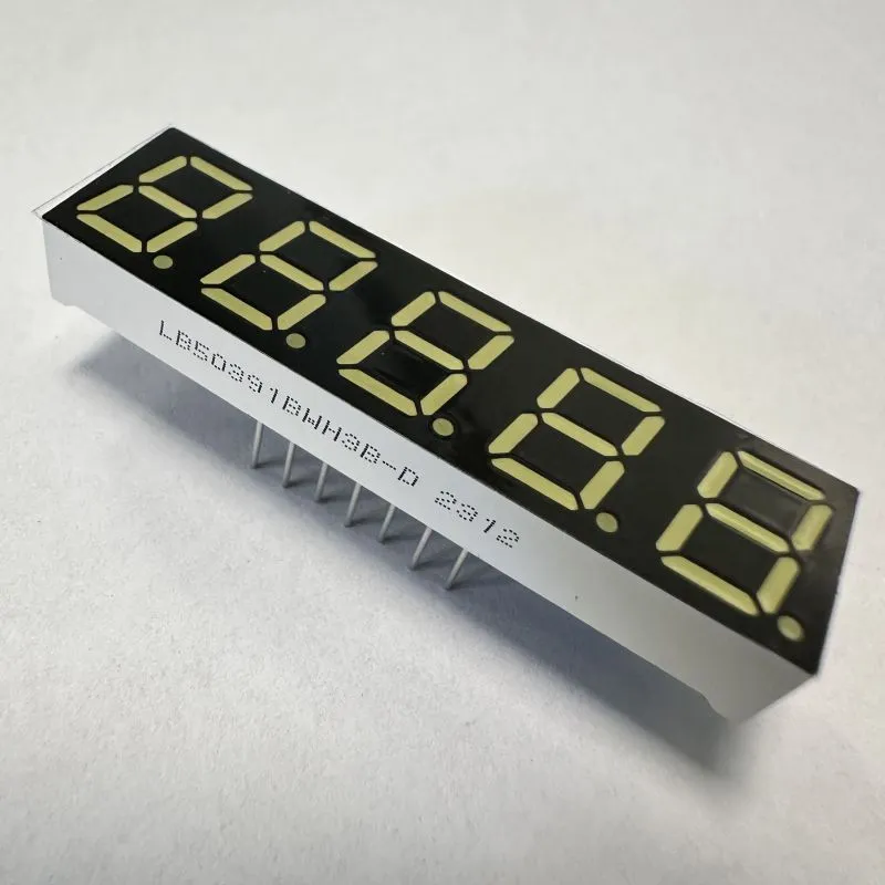 超白色7セグメントLEDディスプレイ 5桁0.39インチ デジタル表示用の共通アンード 1