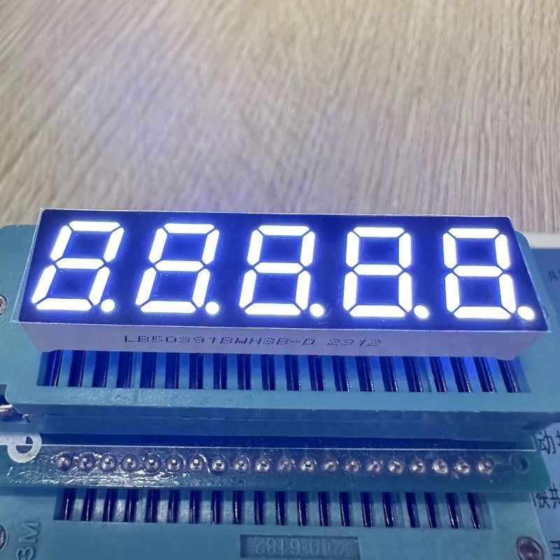 超白色7セグメントLEDディスプレイ 5桁0.39インチ デジタル表示用の共通アンード 5
