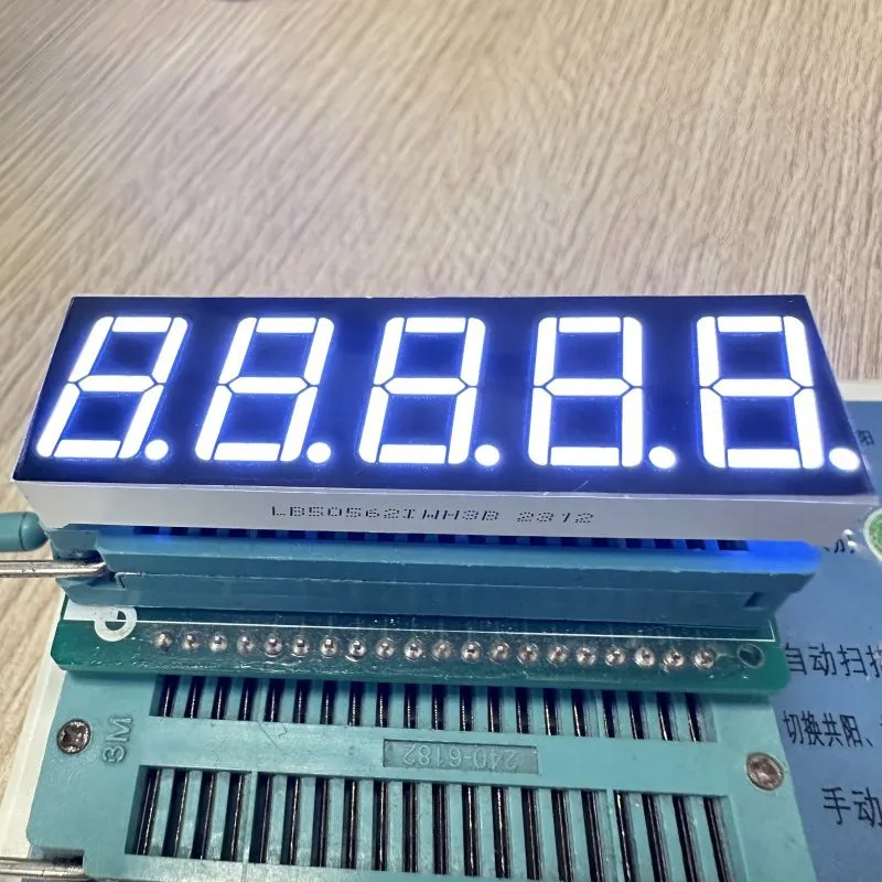 超白色0.56インチ5桁7セグメントLEDディスプレイ プロセスの制御のための共通アンード 0